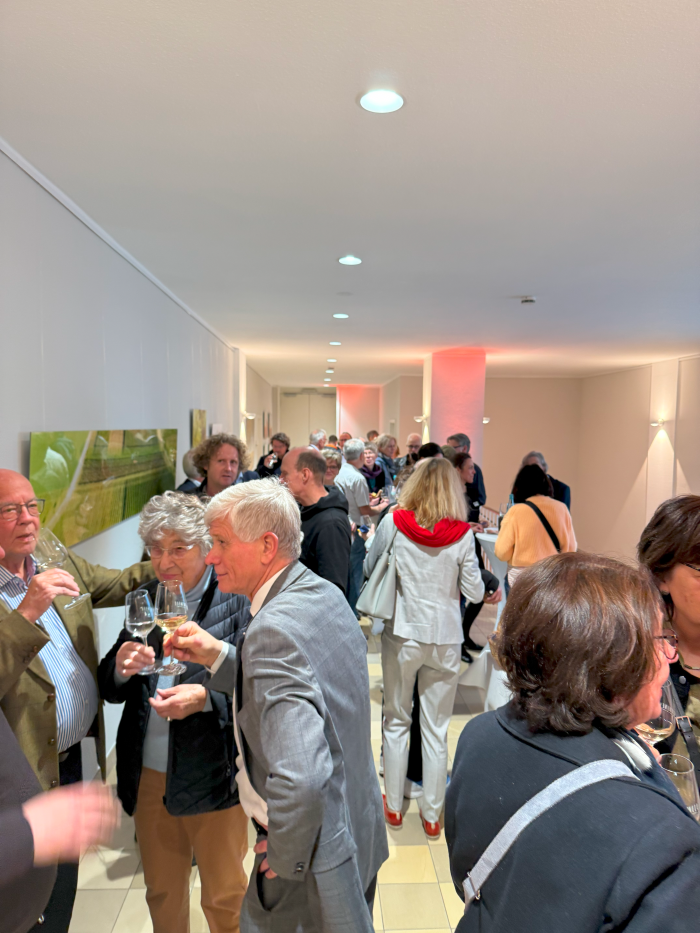Erfolgreiche Vernissage: "Zwischen Realität & Vision - Rheinhessen jenseits des Offensichtlichen" 10 vernissage13kl data