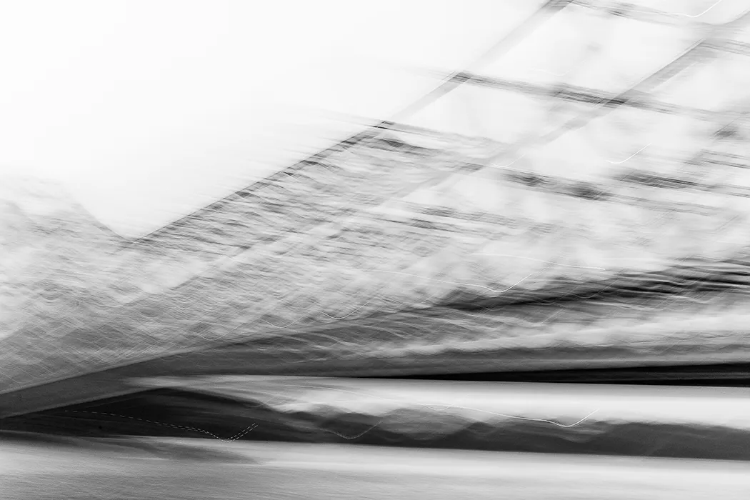 The Howrah Bridge in Kolkata: a line between light and shadow – ICM Photography Kolkata: Veils of Light by Marion Rockstroh-Kruft